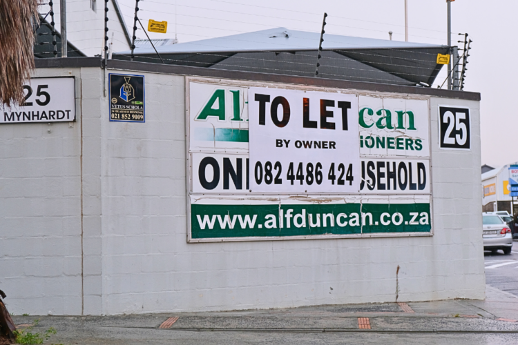 Longstanding Alf Duncan Auctioneers at Gants Plaza Falls Quiet